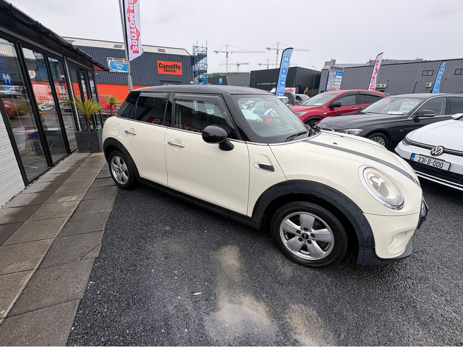 2016 MINI Cooper - image 10