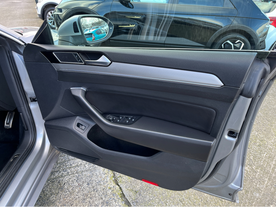 2020 Volkswagen Arteon R-LINE 240HP 4MOTION AUTOMATIC 2.0 DIESEL //HIGH SPEC//PANORAMIC GLASS ROOF//KEYLESS ENTRY//SAT NAV//HEATED FRONT AND REAR SEATS// €32,950