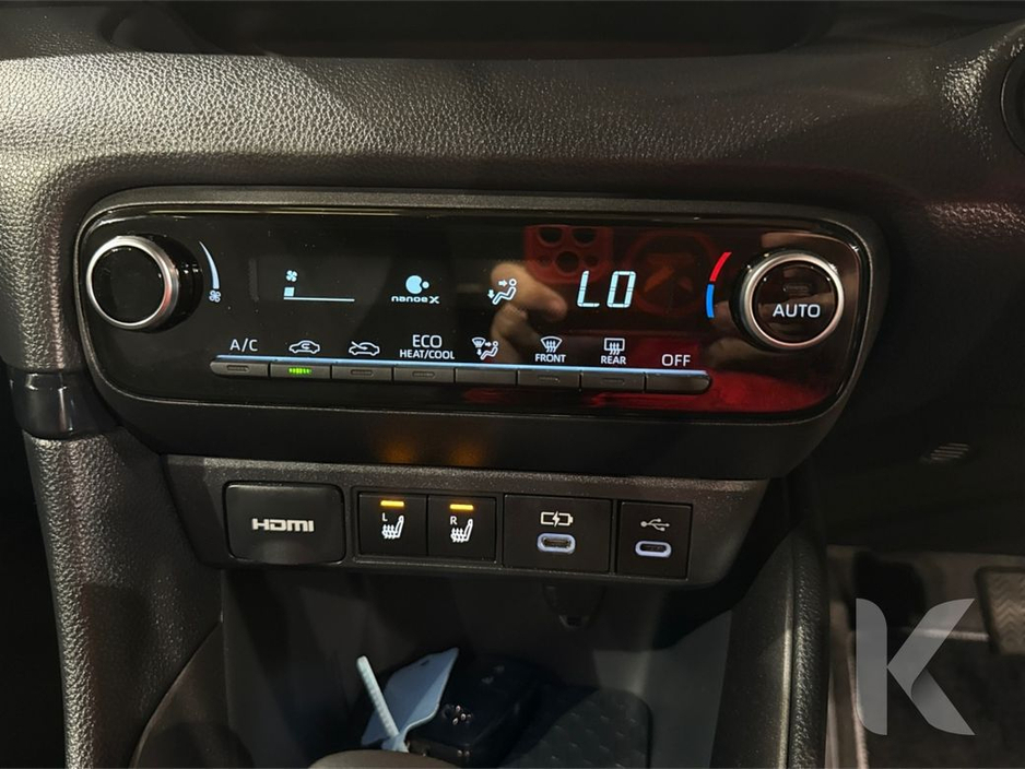 2024 Toyota Yaris - image 18