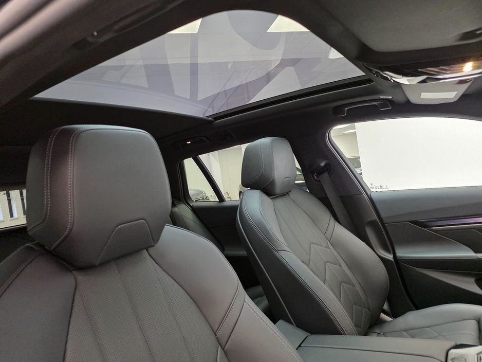 2025 BMW 5 Series - image 14