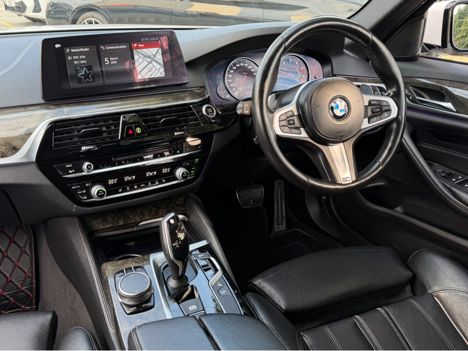2018 BMW 5 Series - image 28