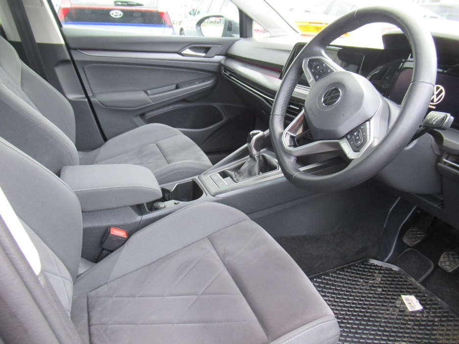 2021 Volkswagen Golf - image 7