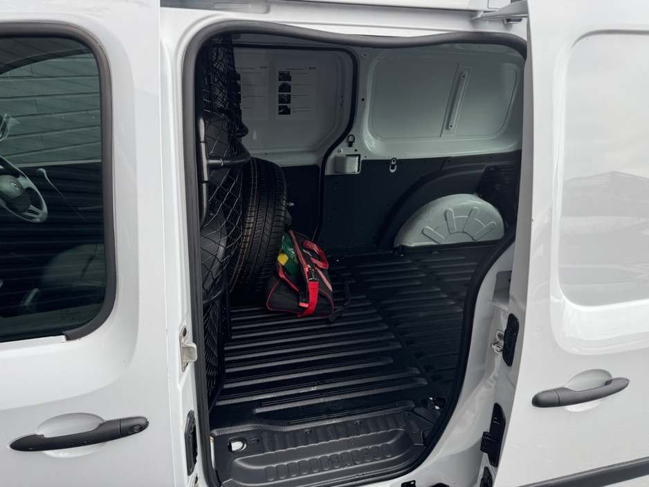 2020 Renault Kangoo - image 14