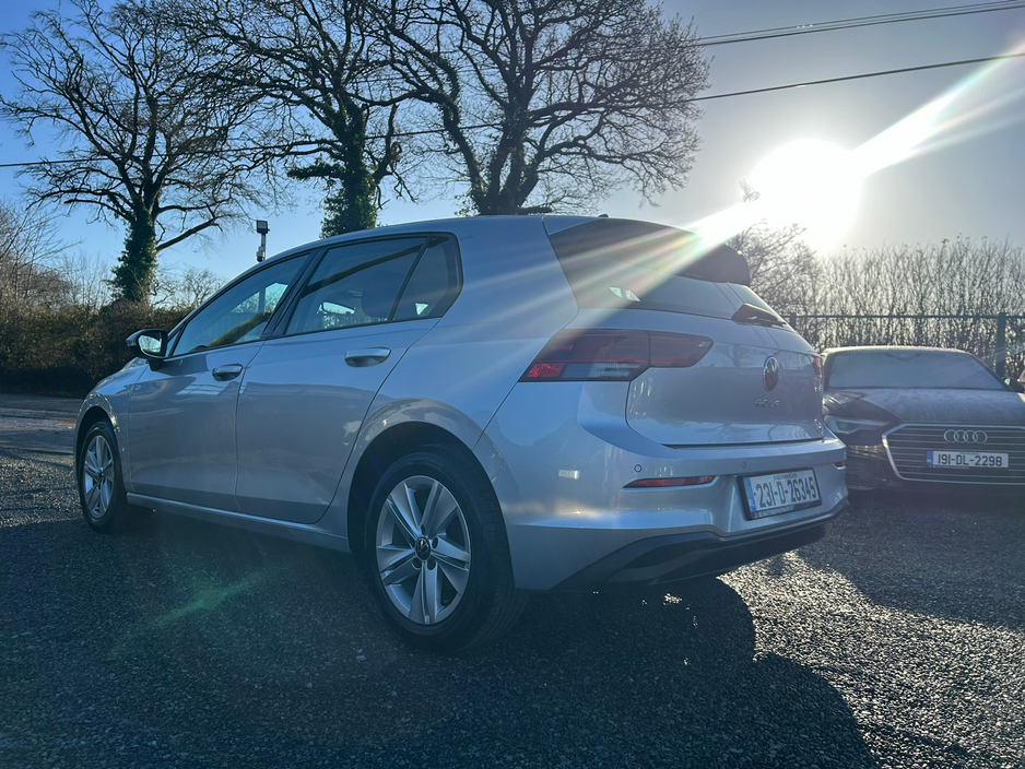 2023 Volkswagen Golf  €25,850