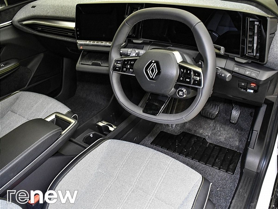 2023 Renault Megane E-Tech EV60 220hp Techno €27,900