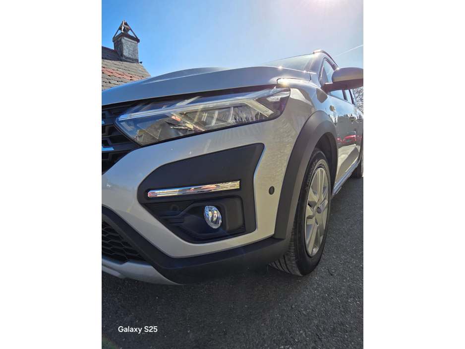 2022 Dacia Jogger - image 5