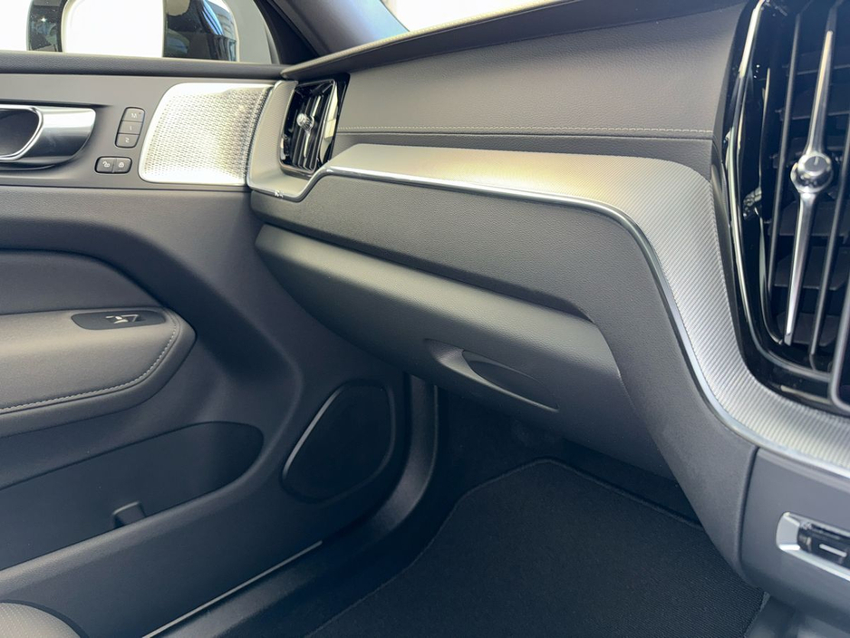 2026 Volvo XC60 - image 21