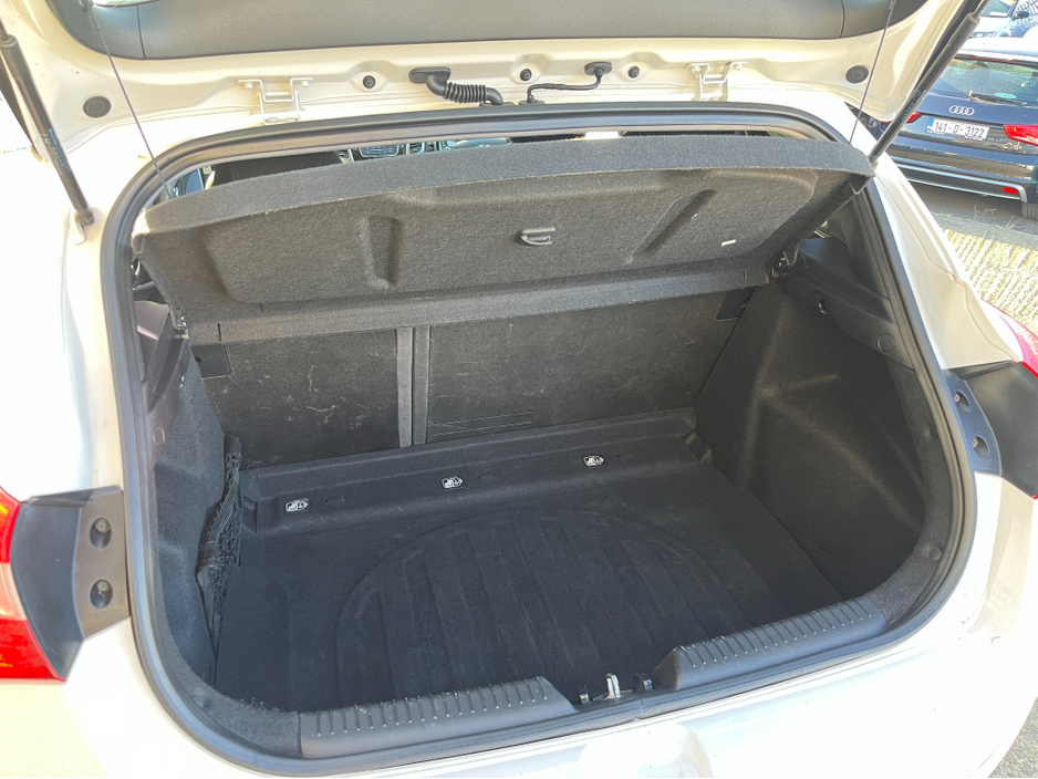 2015 Hyundai i30 - image 8