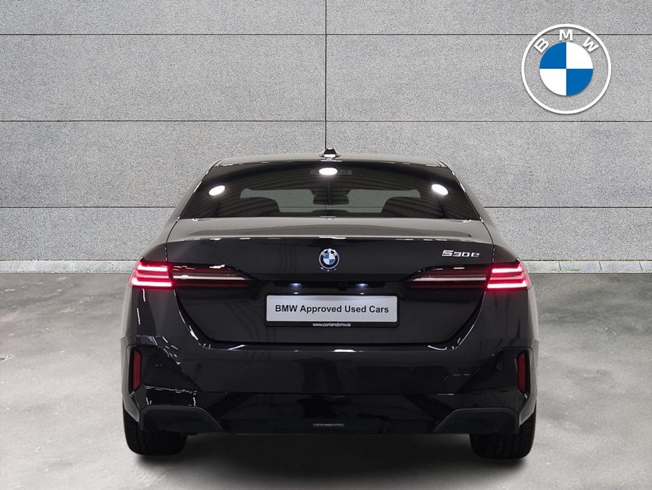 2025 BMW 5 Series - image 15