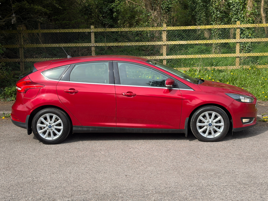 2018 Ford Focus - image 7