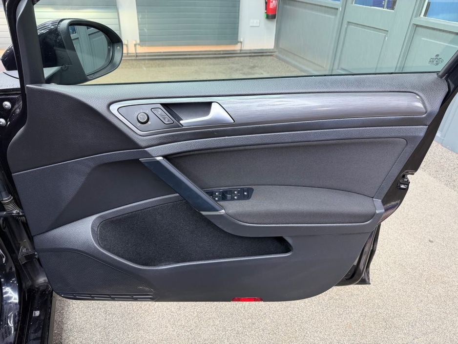 2018 Volkswagen Golf - image 23