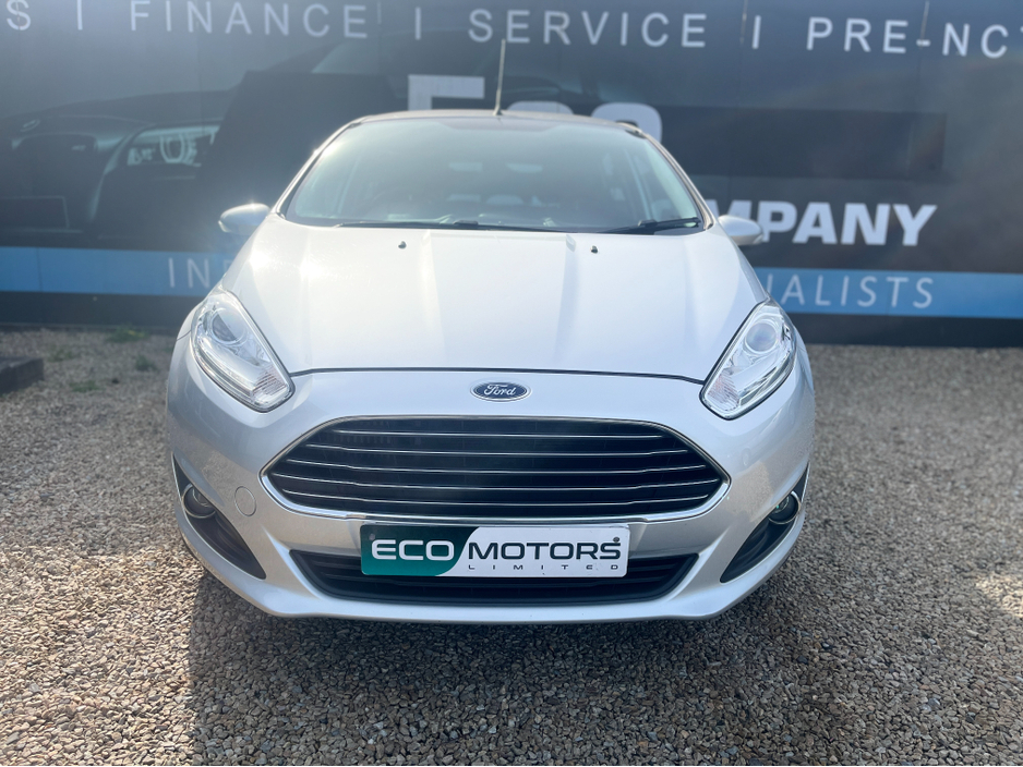 2016 Ford Fiesta - image 2