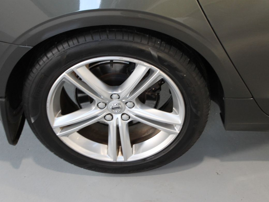 2019 Volvo V90 D4 MOM 5DR Auto €29,499