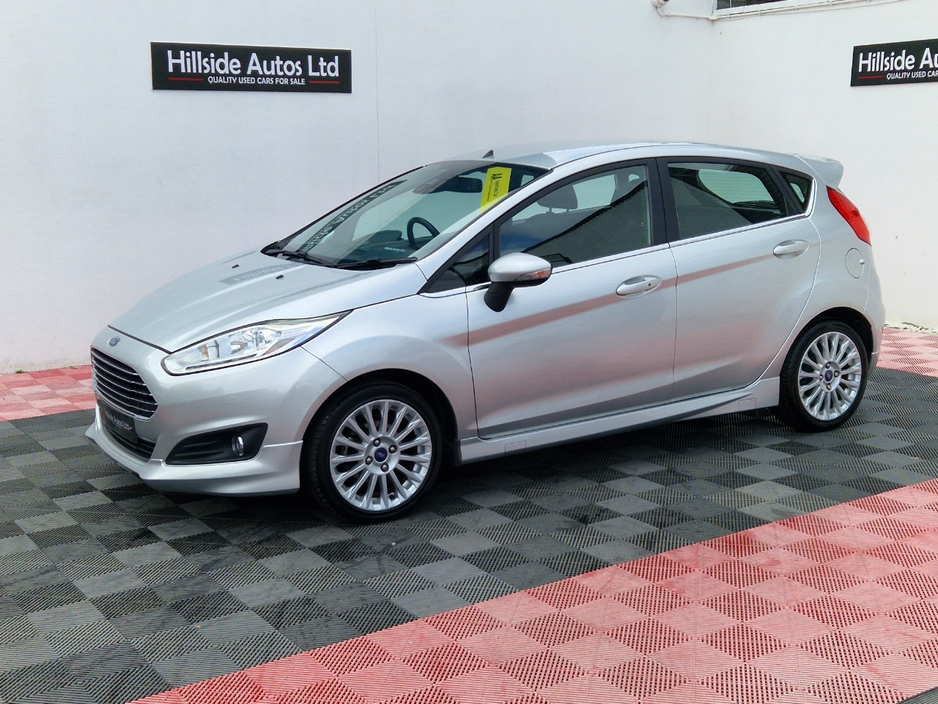 2016 Ford Fiesta - image 4