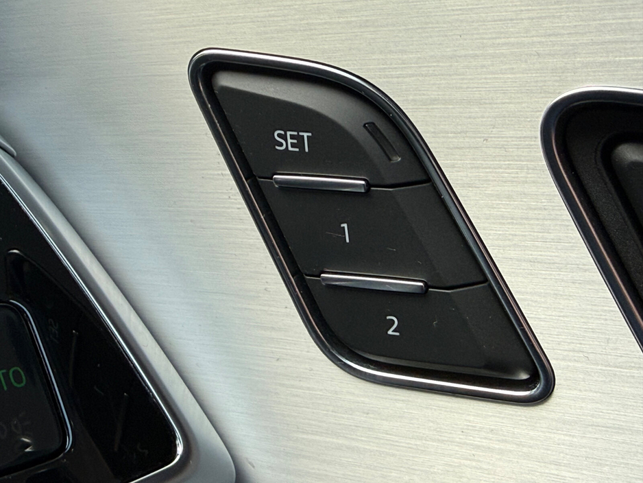 2020 Audi Q8 - image 29