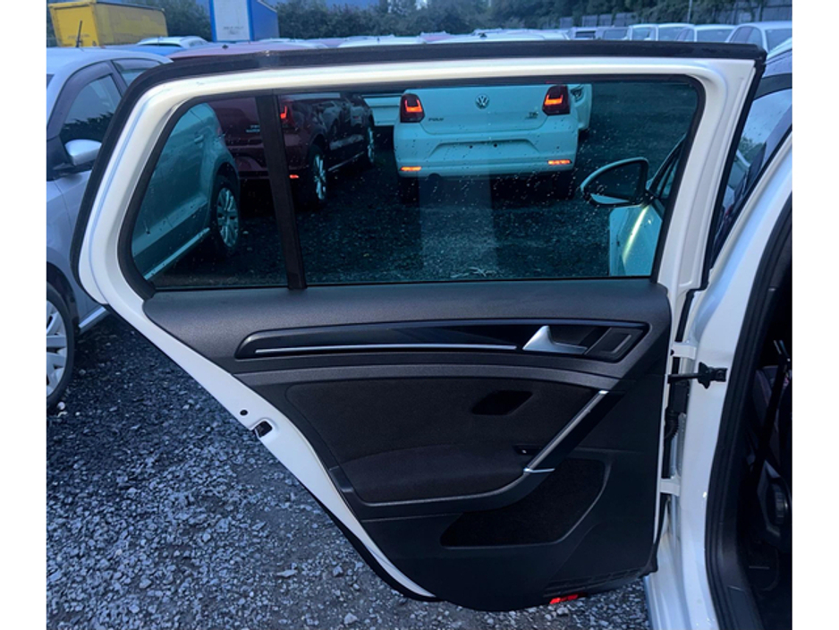 2017 Volkswagen Golf - image 8