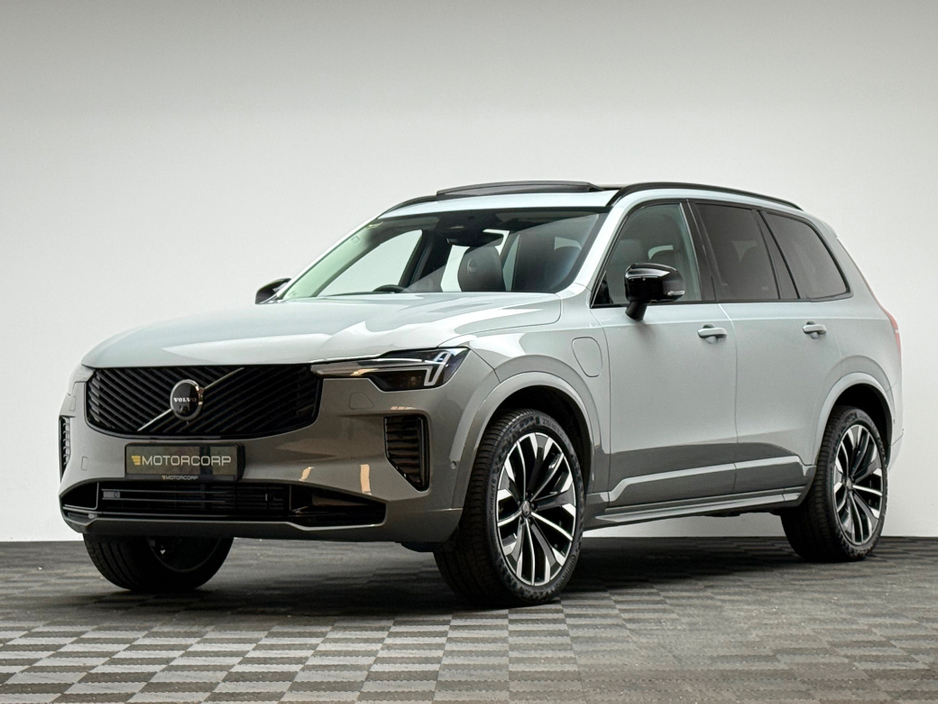 2025 Volvo XC90 - image 3