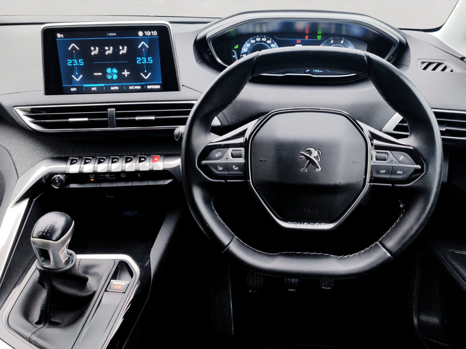 2019 Peugeot 5008 - image 18