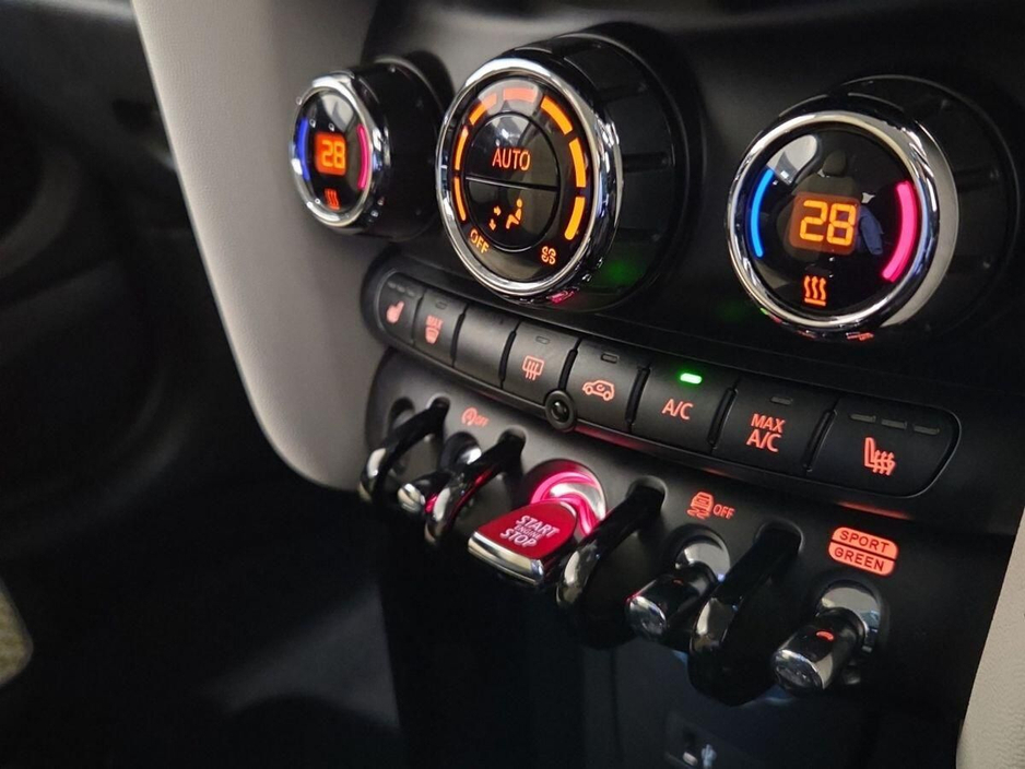 2024 MINI Hatch - image 19