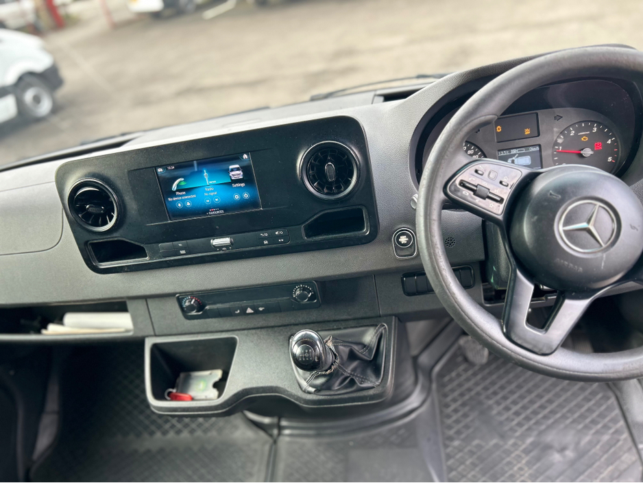 2019 Mercedes-Benz Sprinter - image 19