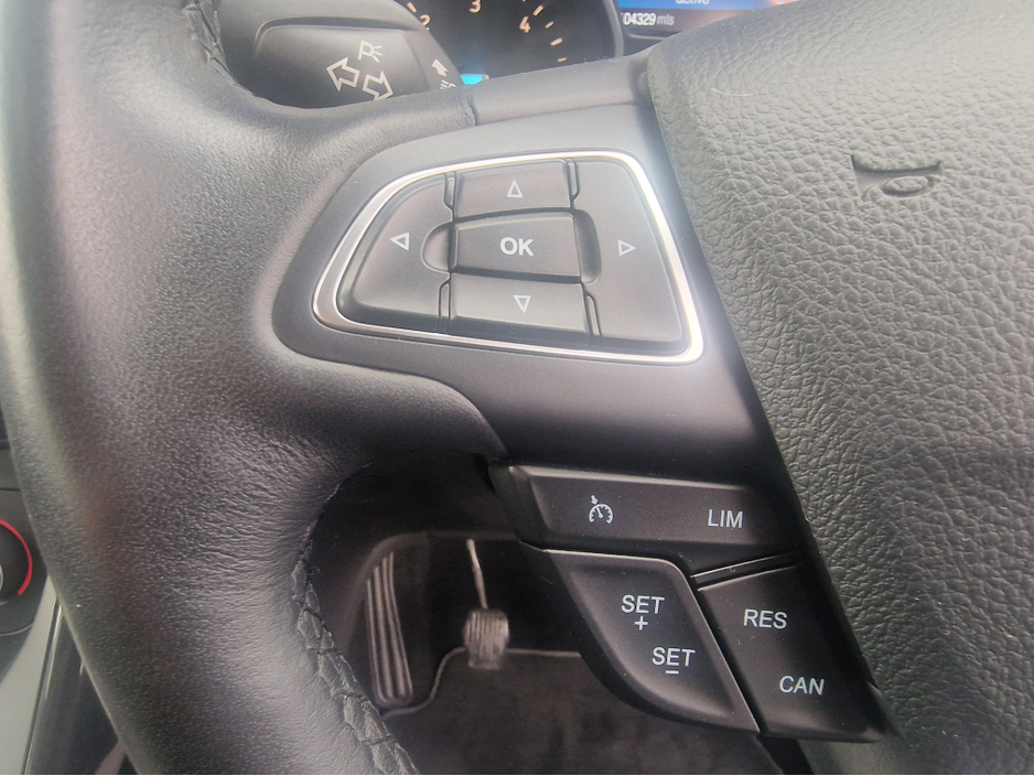 2017 Ford Kuga - image 15