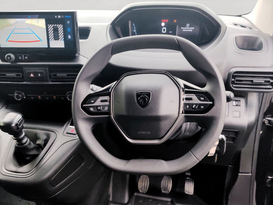 2025 Peugeot Partner - image 13