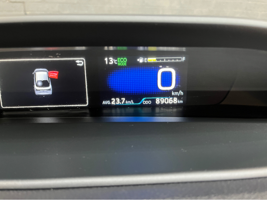 2020 Toyota Prius - image 17