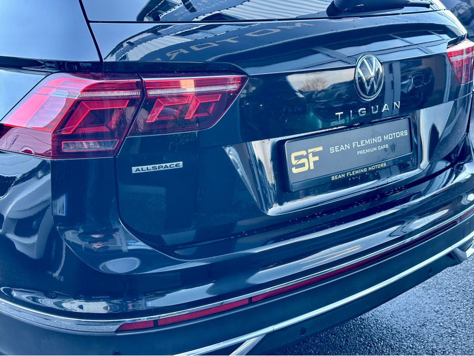 2022 Volkswagen Tiguan Allspace ++LEATHER / AUTO / 7-SEAT  PANORAMIC ROOF++ €33,950