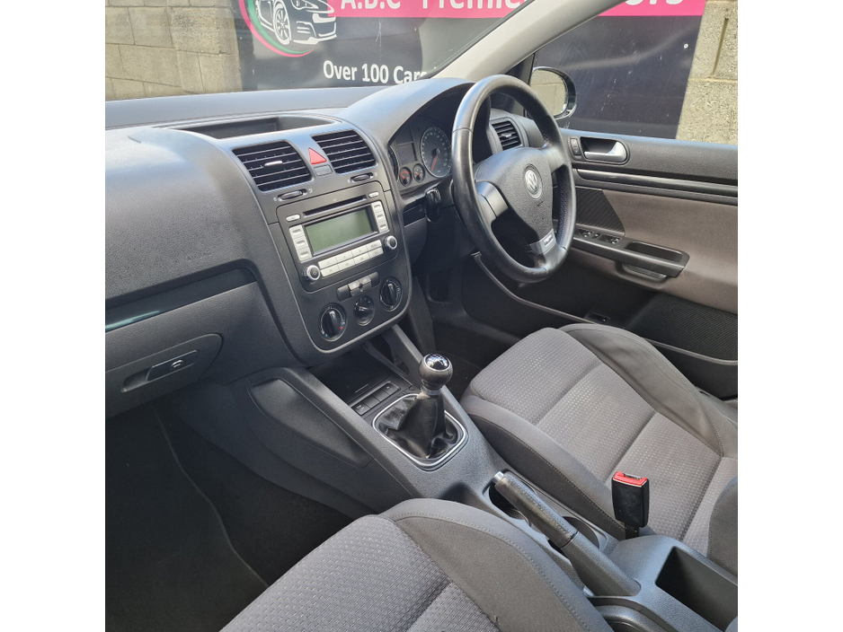 2008 Volkswagen Golf - image 14