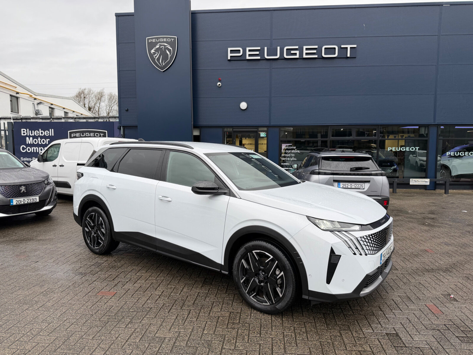 2025 Peugeot 5008 - image 2