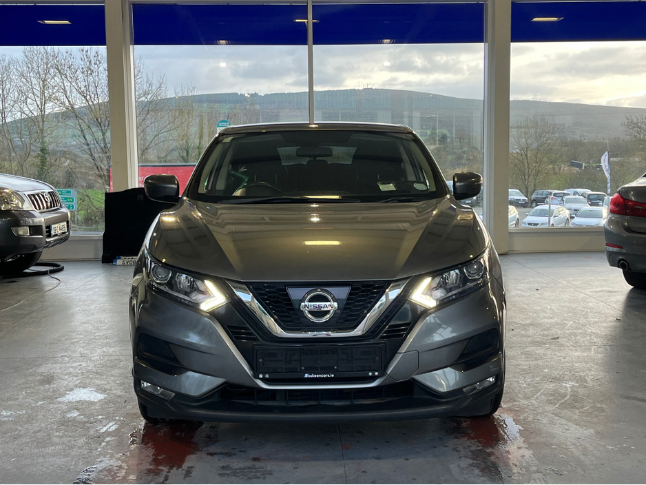 2017 Nissan Qashqai - image 2