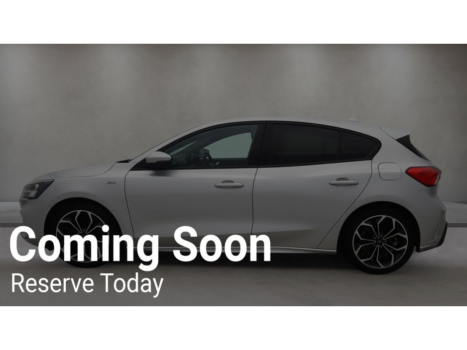 2022 Ford Focus - image 4