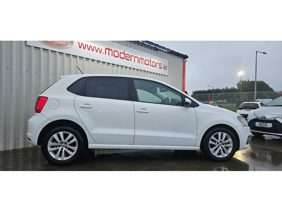 2015 Volkswagen Polo auto 1.2 comfortline plus low kms high spec €10,995