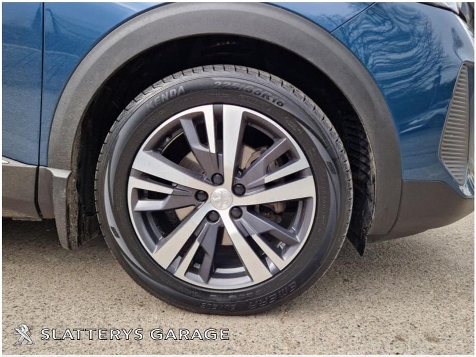 2024 Peugeot 5008 - image 9