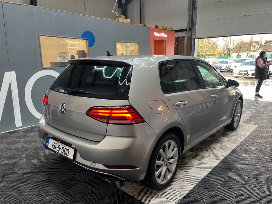 2019 Volkswagen Golf - image 2