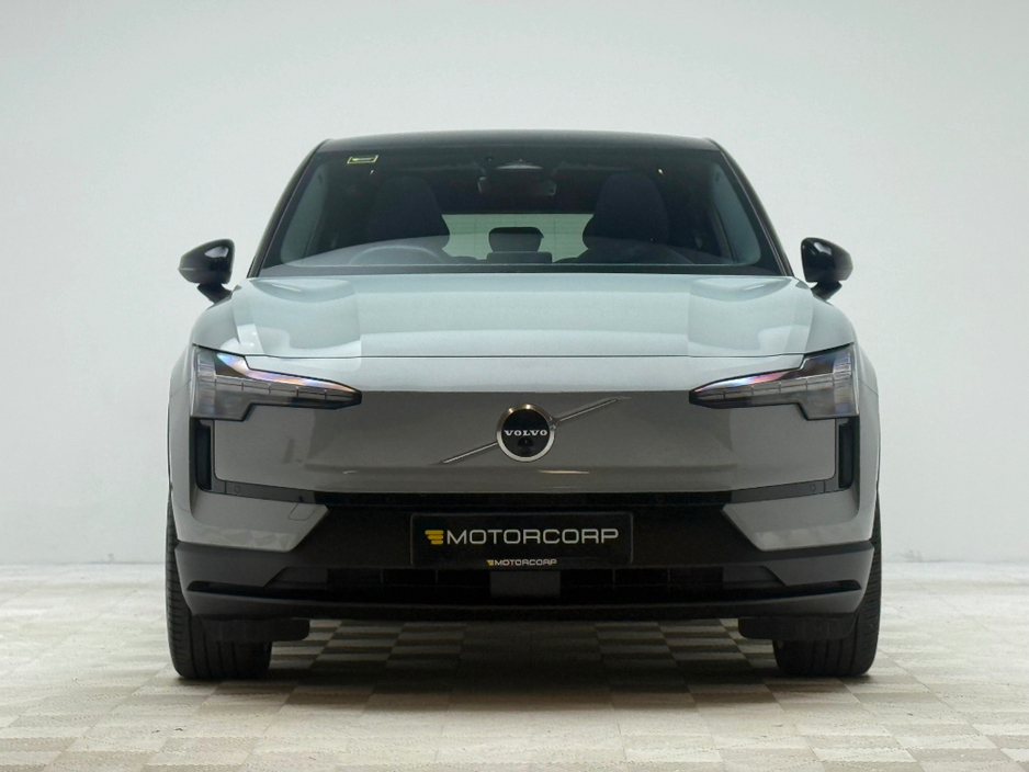 2024 Volvo EX30 ULTRA 69KWH *PAN ROOF* €35,990