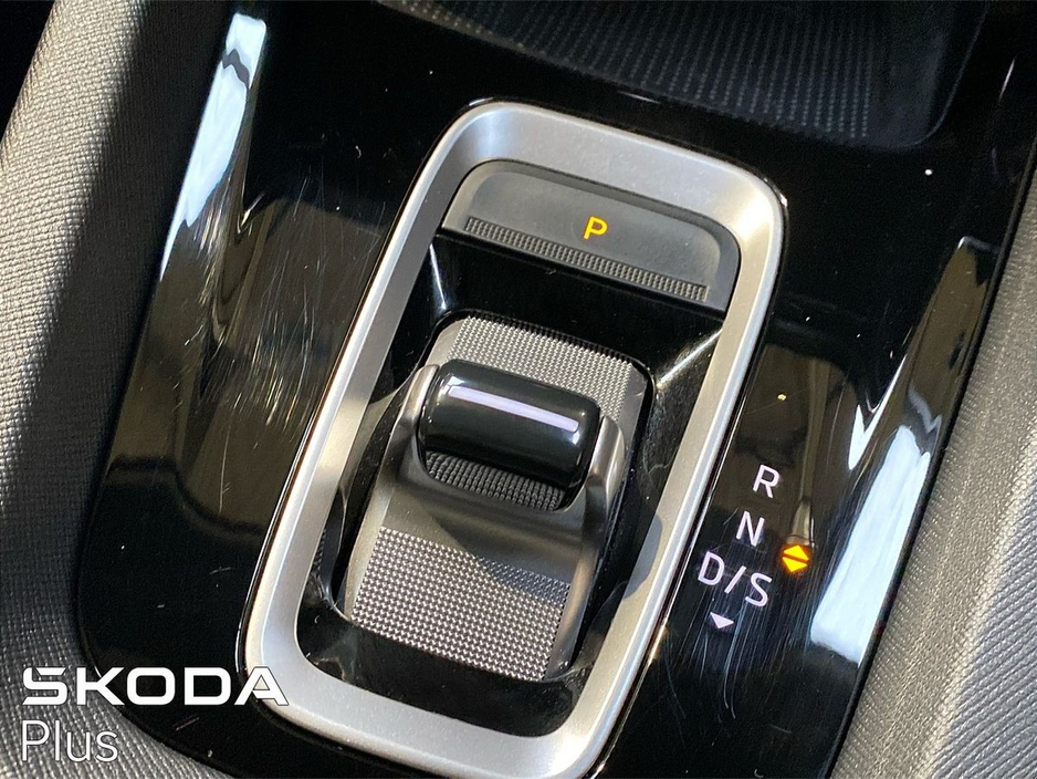 2025 Skoda Octavia - image 19