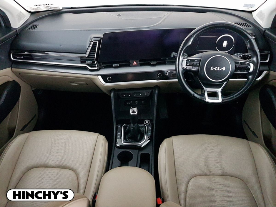 2022 Kia Sportage - image 2