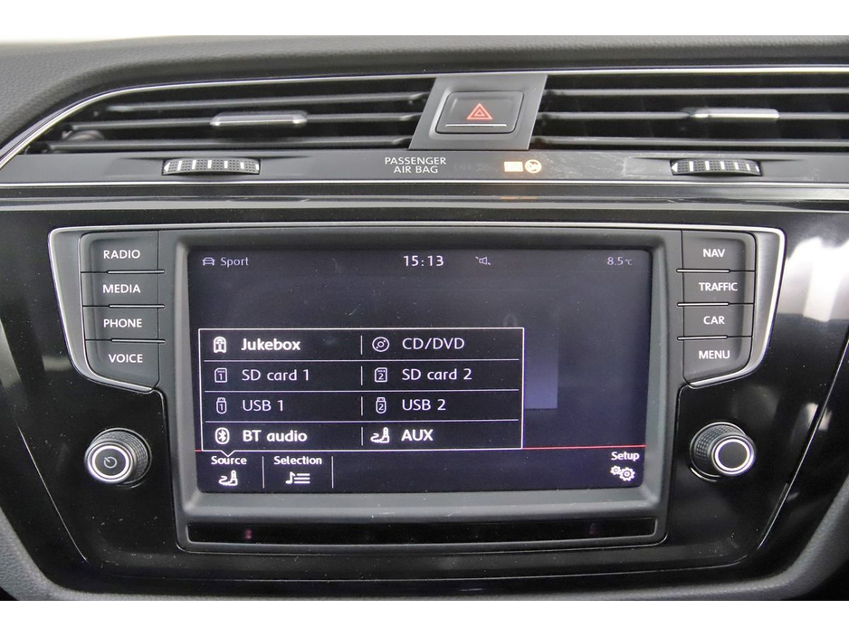 2016 Volkswagen Touran - image 22