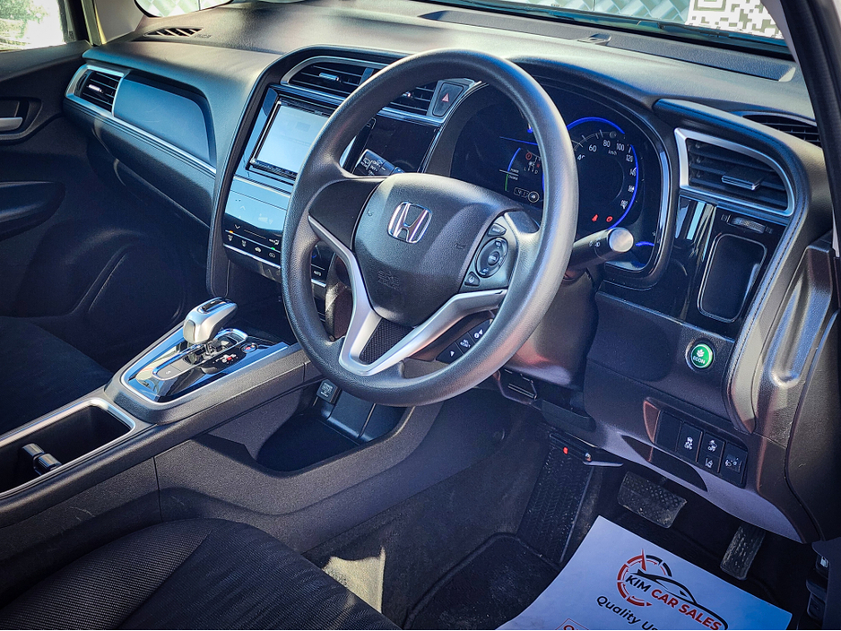 2019 Honda Shuttle Hybrid 5 seater €13,950