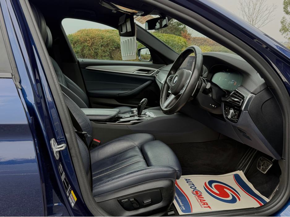 2018 BMW 5 Series - image 8