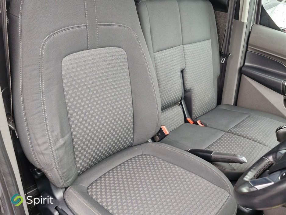 2020 Ford Transit - image 17