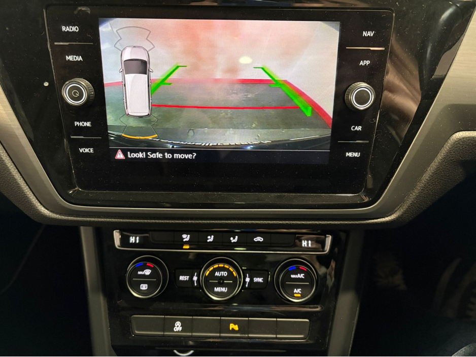 2017 Volkswagen Touran - image 12