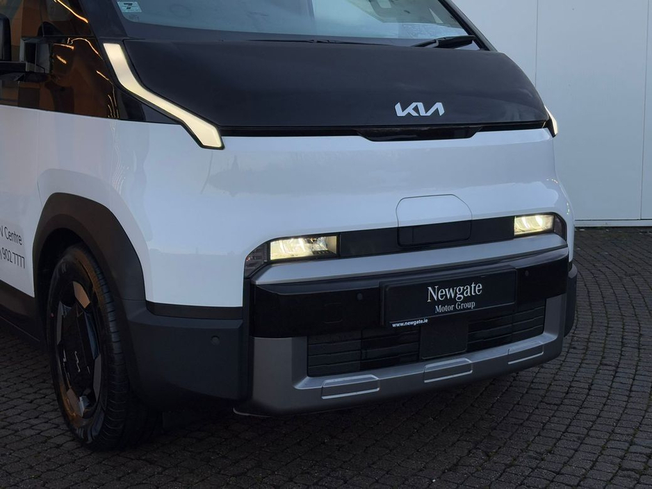 2026 Kia PV5 - image 36