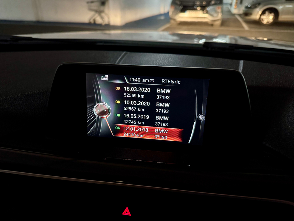 2016 BMW 3 Series - image 23