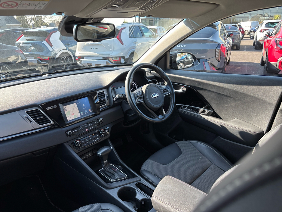 2017 Kia Niro - image 3