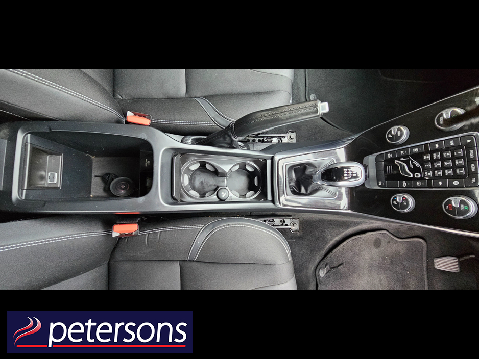 2017 Volvo V40 2.0 D2 MOMENTUM NAV + 120BHP 5DR €12,950