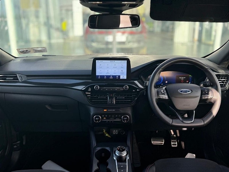 2022 Ford Kuga - image 4