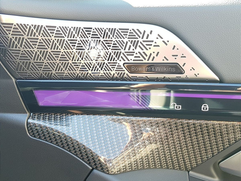 2025 BMW i5 - image 22