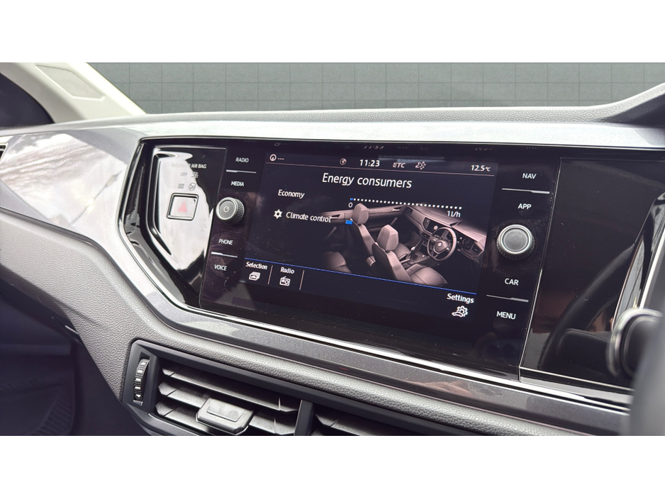 2019 Volkswagen Polo HIGHLINE 1.0TSI *15,000KMS* AUTO / HUGE SPEC €17,900